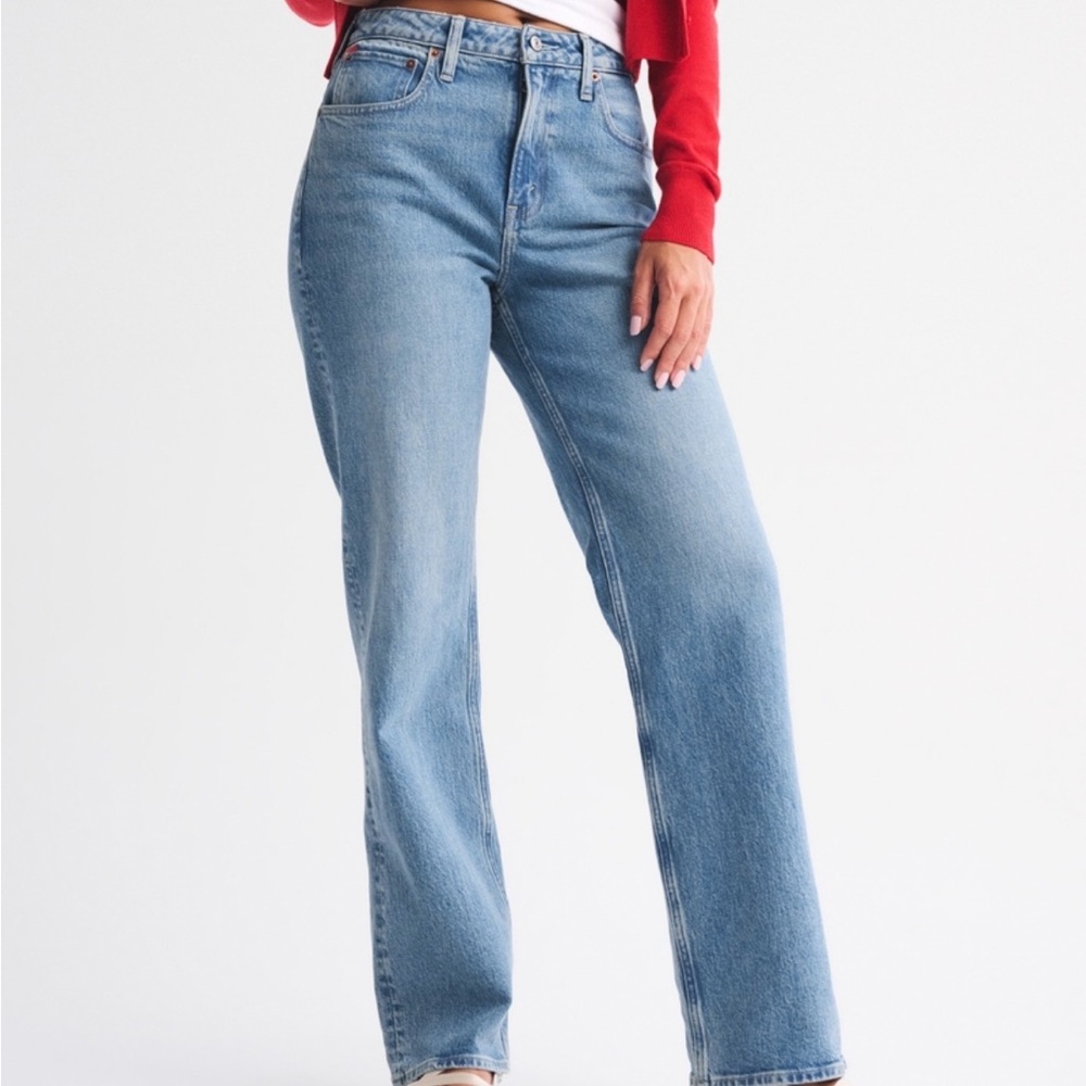 Abercrombie & Fitch Curve Love High Rise 90s Relaxed Heart Embroidered Jeans